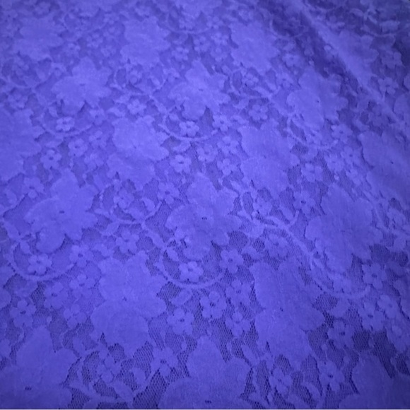 Y2K Purple lace cami dress with adjustable straps
Semi sheer size XL - Picture 4 of 7